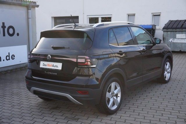 Fahrzeugabbildung Volkswagen T-Cross TSI Style DSG LED Navi PDC SH 17"