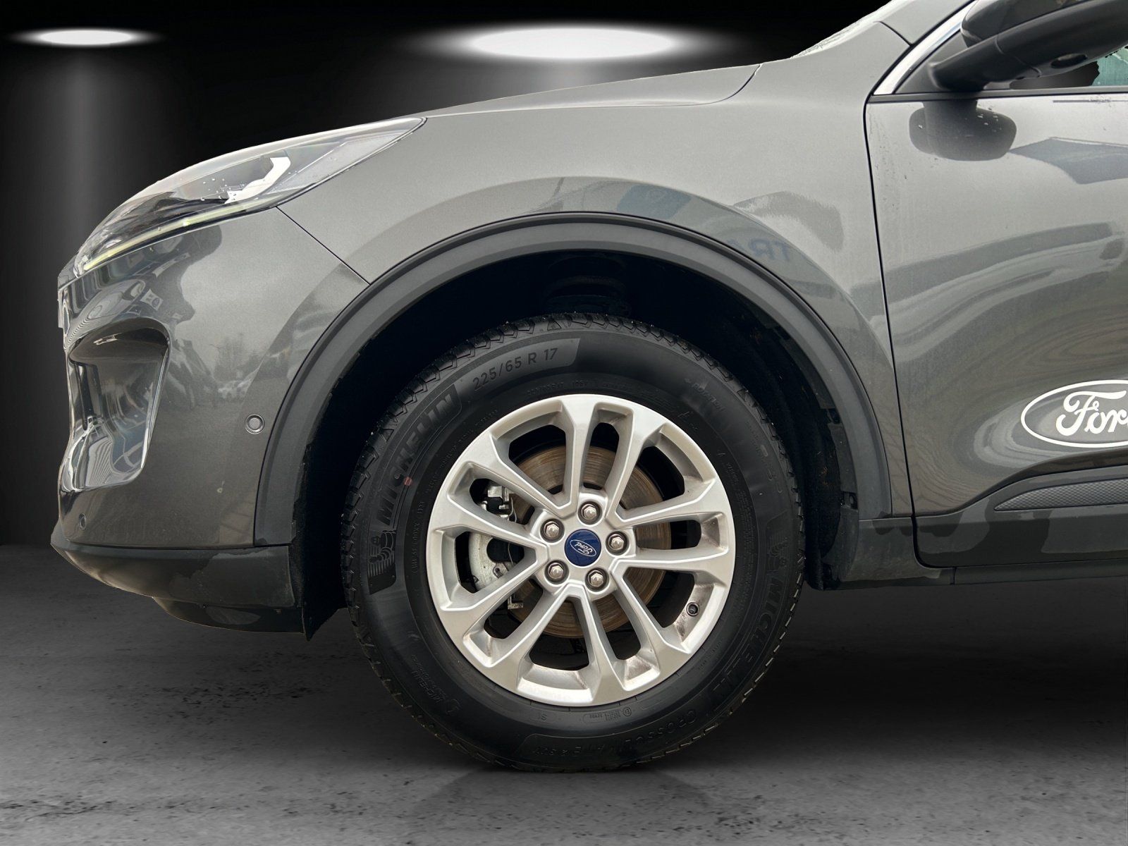 Fahrzeugabbildung Ford Kuga Titanium FHEV GJR Winter Pa NAVI PDC Kamera