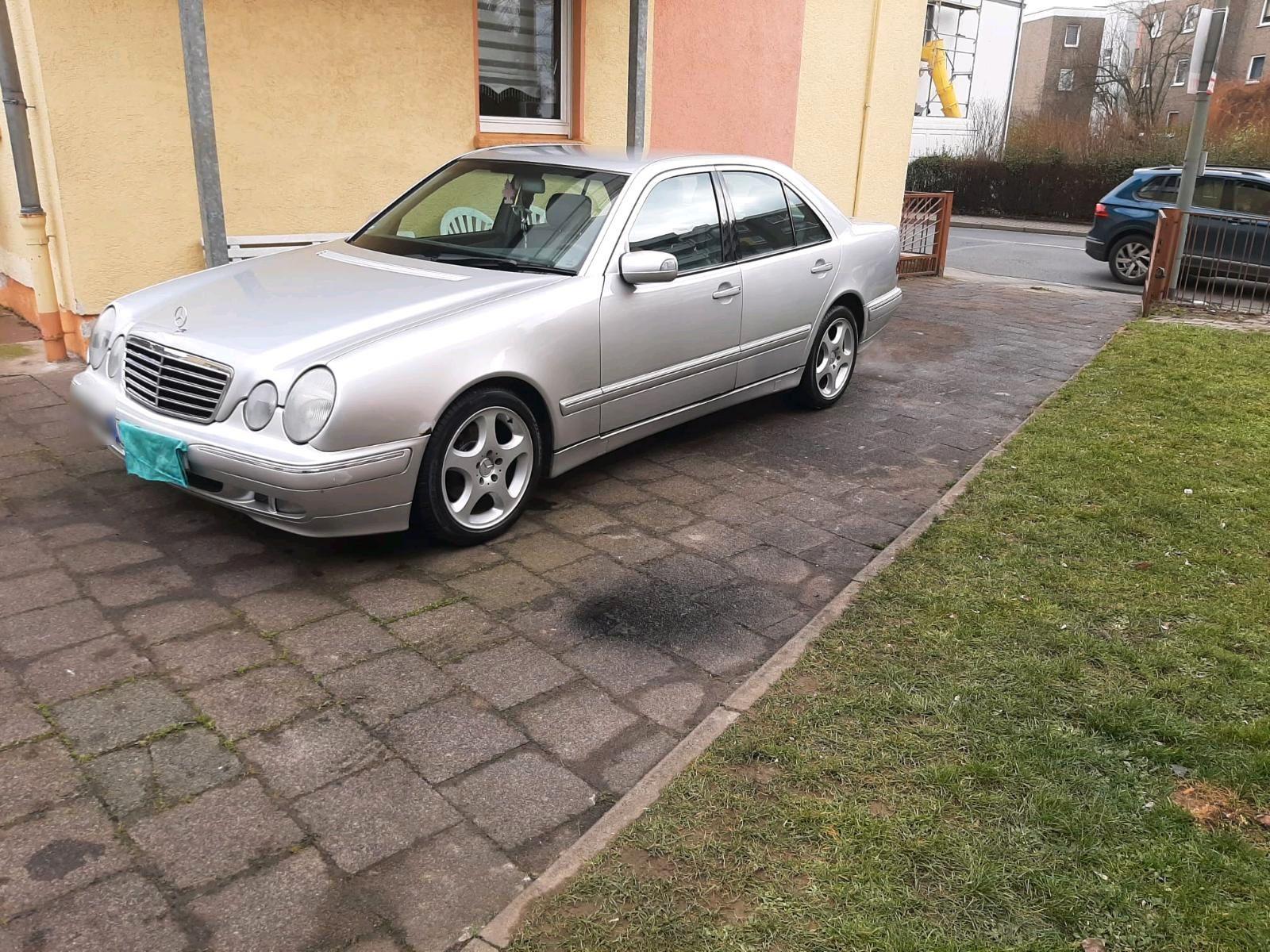 Mercedes-Benz E 320