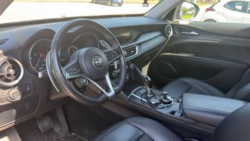 Alfa-Romeo Stelvio - 6