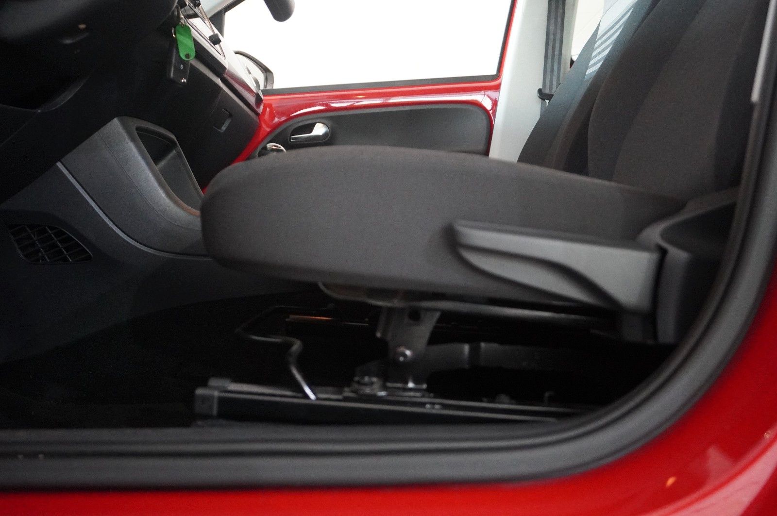 Fahrzeugabbildung Volkswagen up! 1.0 MOVE 5-TÜR KLIMA/SHZ/USB/NEBEL/SPORT/LED