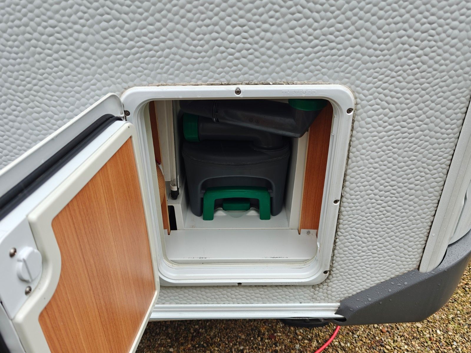 Fahrzeugabbildung Knaus Sport 400 LB - Doppelbett/Sitzgruppe, Superb -