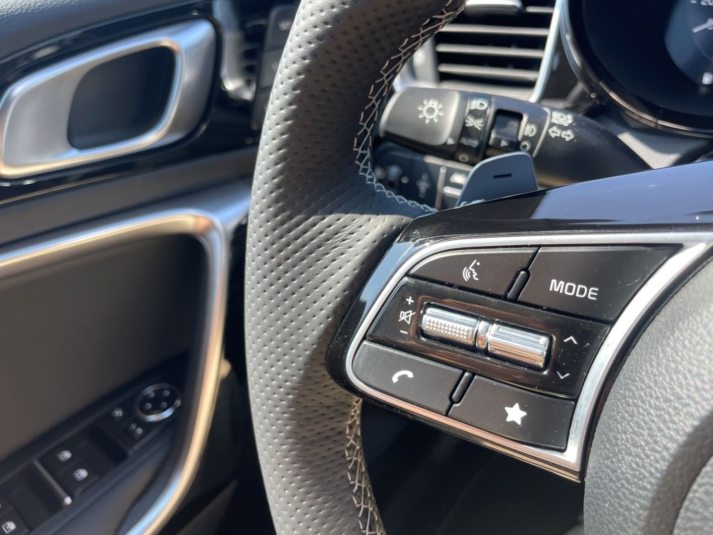 Fahrzeugabbildung Kia Ceed_sw GT Line LED Kamera Schiebedach JBL Navi