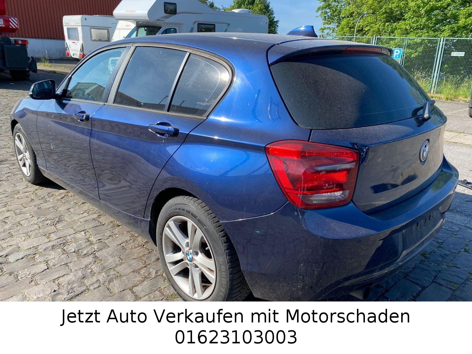 BMW 118 2011 — салон
