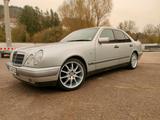 Mercedes-Benz Mercedes E200 BJ 1996 wenig KM H-Fähig - gebrauchte Mercedes-Benz E 200 aus dem Jahr 1996