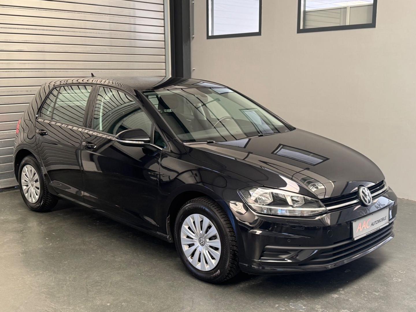 Volkswagen Golf VII Lim. Trendline DSG/Navi/Allwetter/PDC