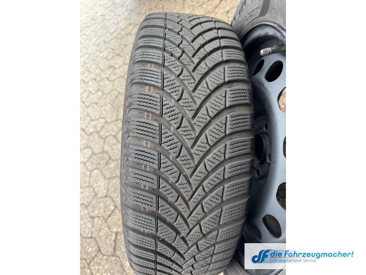 Fahrzeugabbildung SKODA Kamiq Tour Navi Digitales Cockpit LED Sperrdiff.