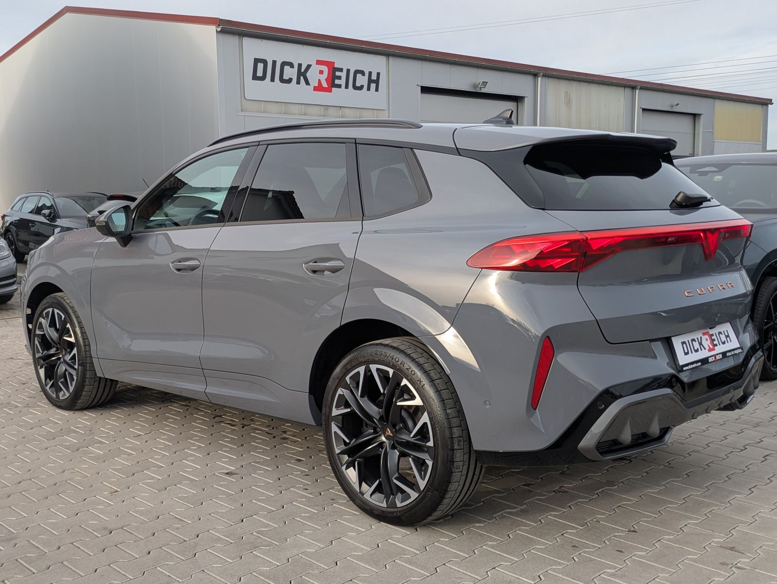 Fahrzeugabbildung CUPRA Terramar 2.0 TSI 4D VZ HUD*MATRIX*PANO*DCC*20"