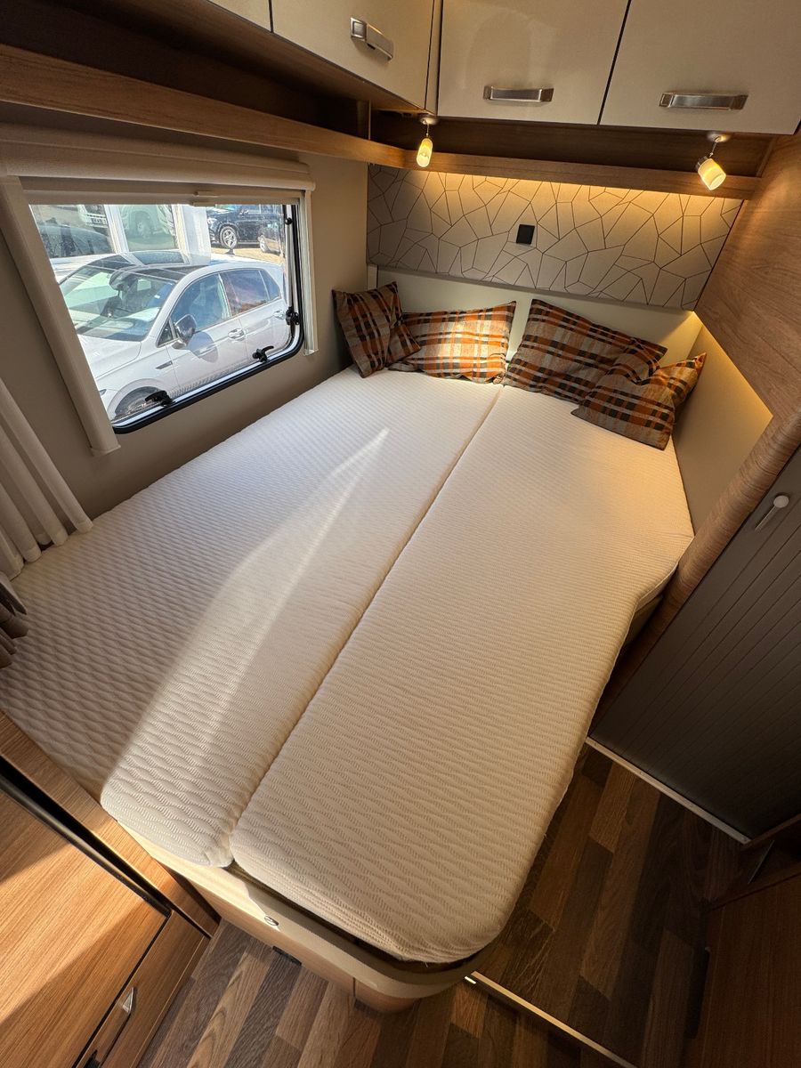 Fahrzeugabbildung Weinsberg CaraCompact 600 MF EDITION PEPPER SOLAR TV SAT