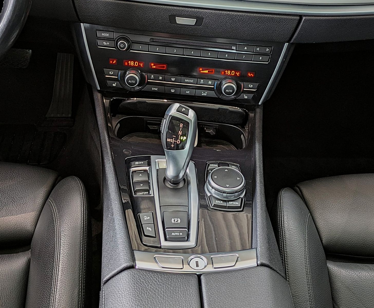 Fahrzeugabbildung BMW 530d GT xDRIVE LEDER PANO NAVI HiFi HUD STANDH.