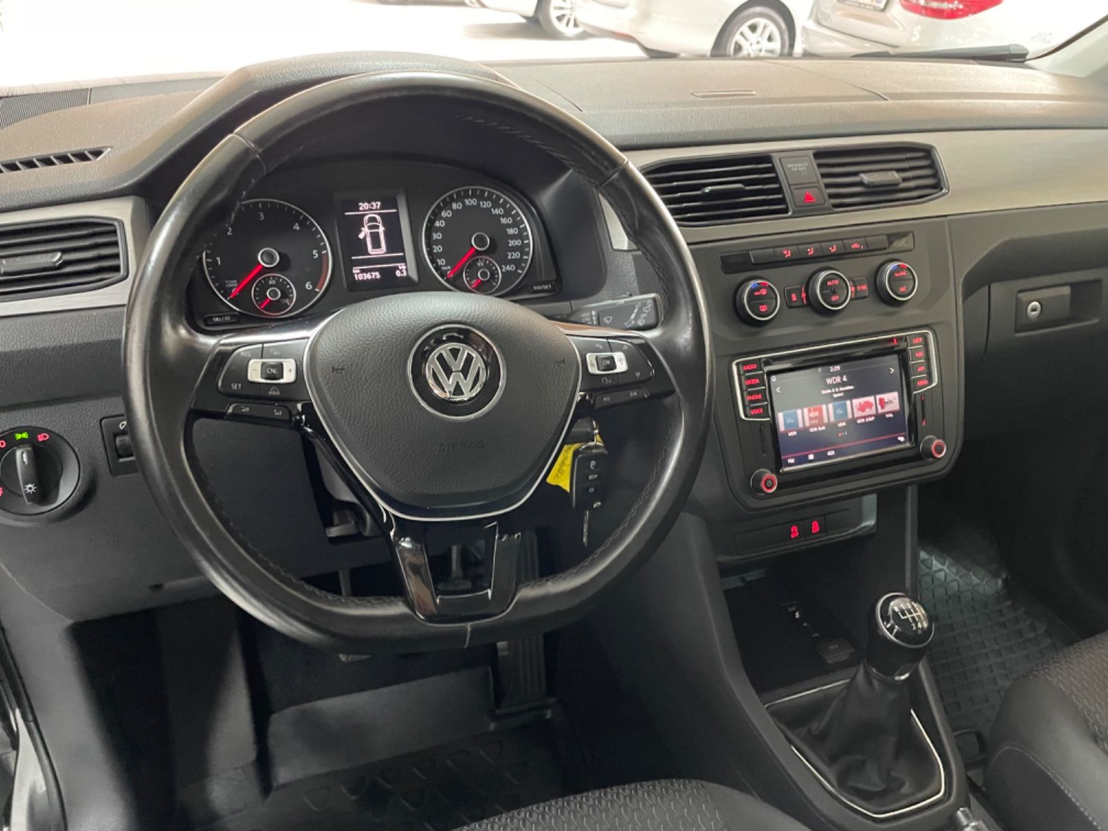 Fahrzeugabbildung Volkswagen Caddy Kombi Trendline 4x4 4Motion *AHK, Stdhzg*