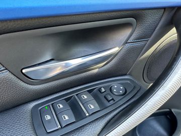 Fahrzeugabbildung BMW 320d M-Paket ShadowLine*Kamera*Navi.Proff*SHZ*