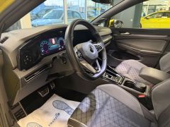 VW Golf  R-LINE DSG ACC PANO STANDHZG AHK GARANTIE