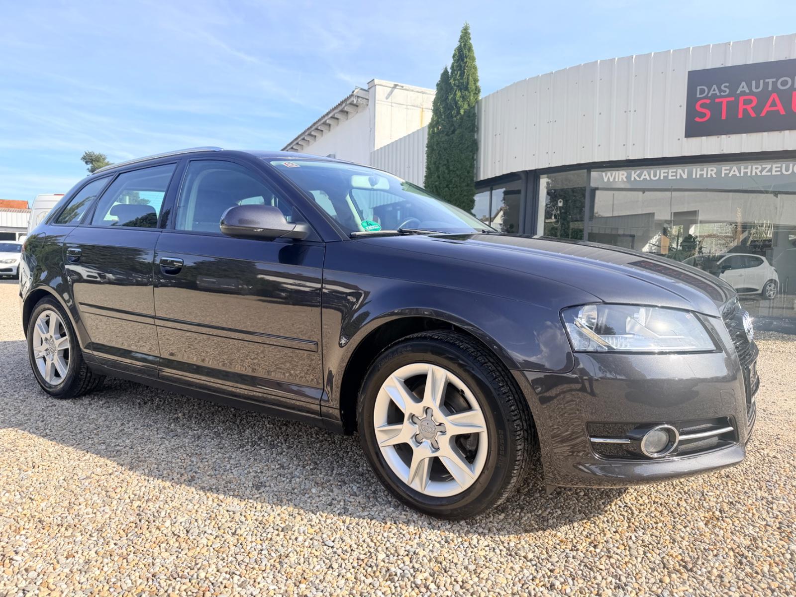 Audi A3 Sportback 1.2 TFSI Attraction NAVI*KLIMAAUTO*