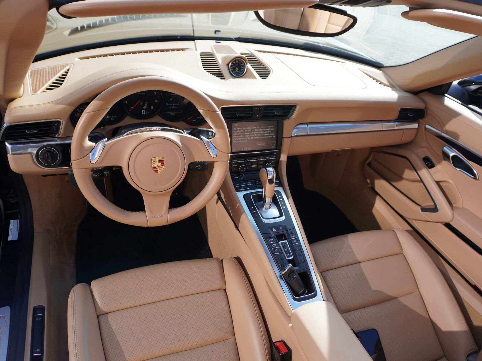 Fahrzeugabbildung Porsche 991 Carrera 4 Cabriolet