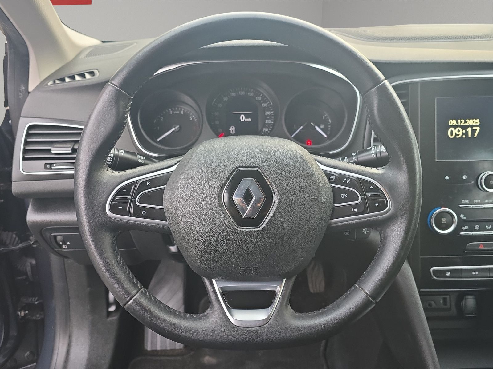 Fahrzeugabbildung Renault Megane IV Play NAVI+PDC+SHZ AUS 1.HAND