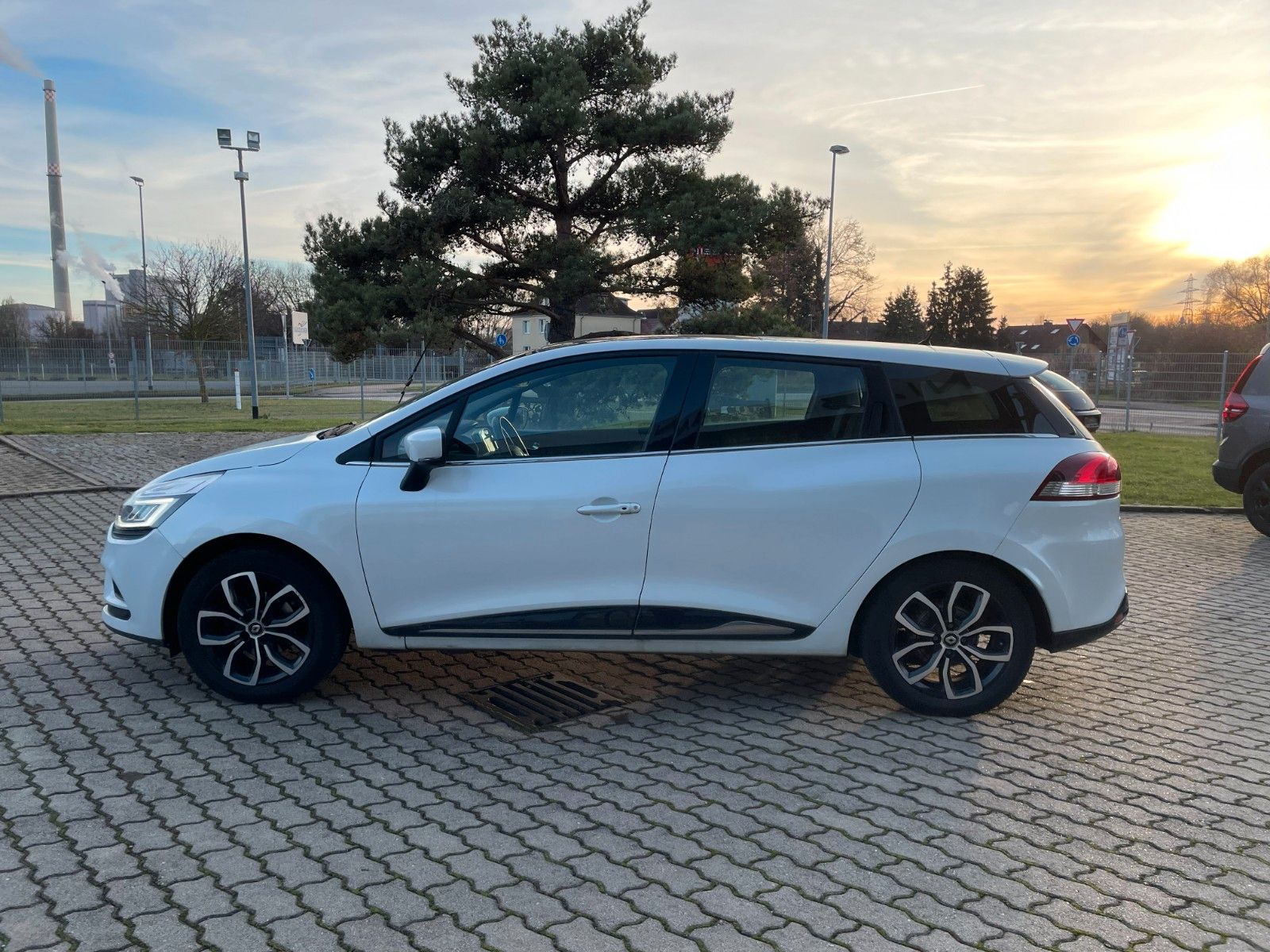 Fahrzeugabbildung Renault Clio IV Grandtour Intens