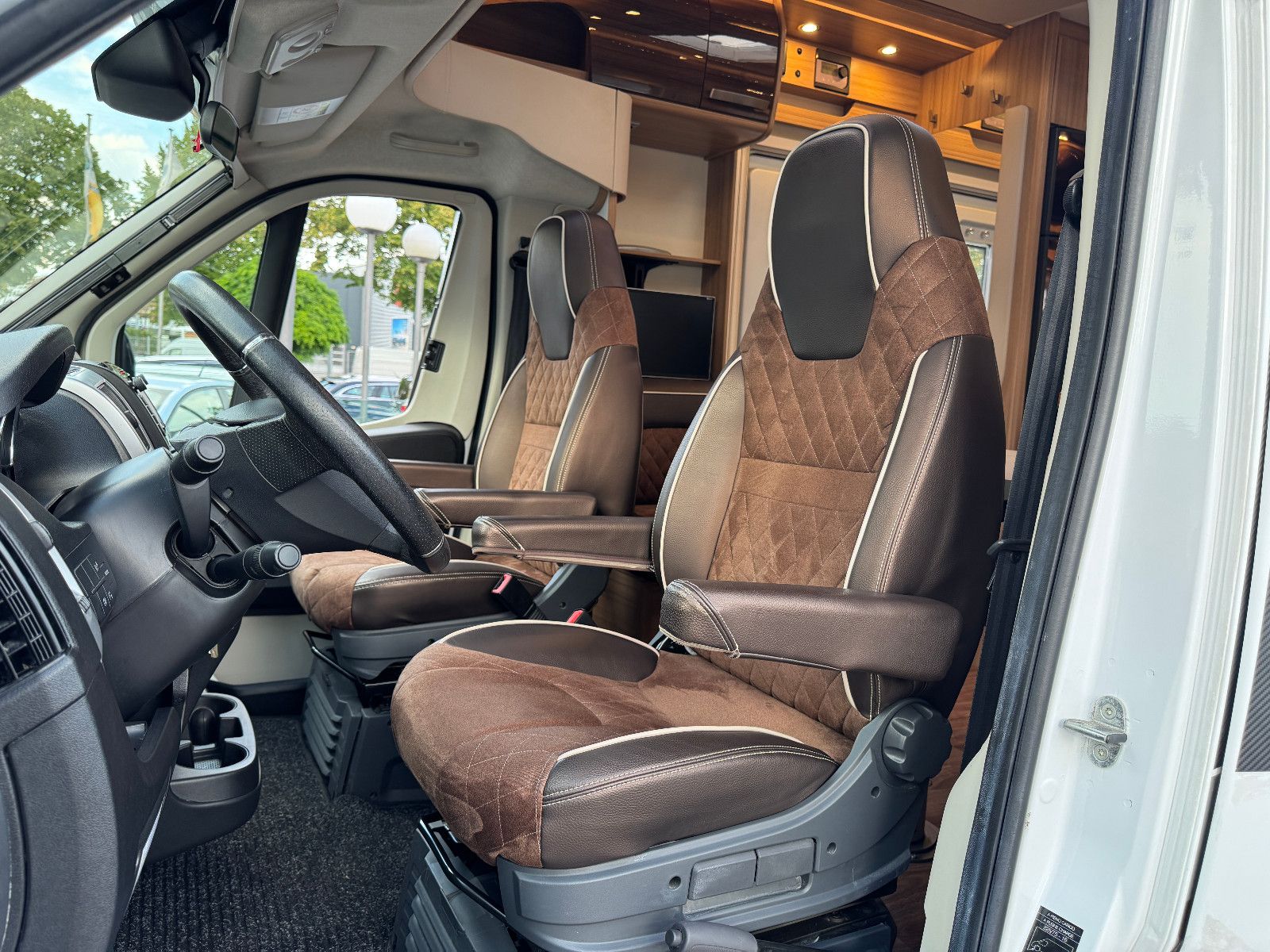 Fahrzeugabbildung Knaus SUN TI 700 MEG PLATINUM SELECTION FIAT 1.HAND