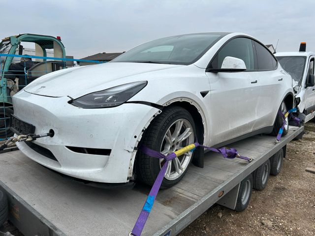 Tesla Model Y Long Range Dual AWD