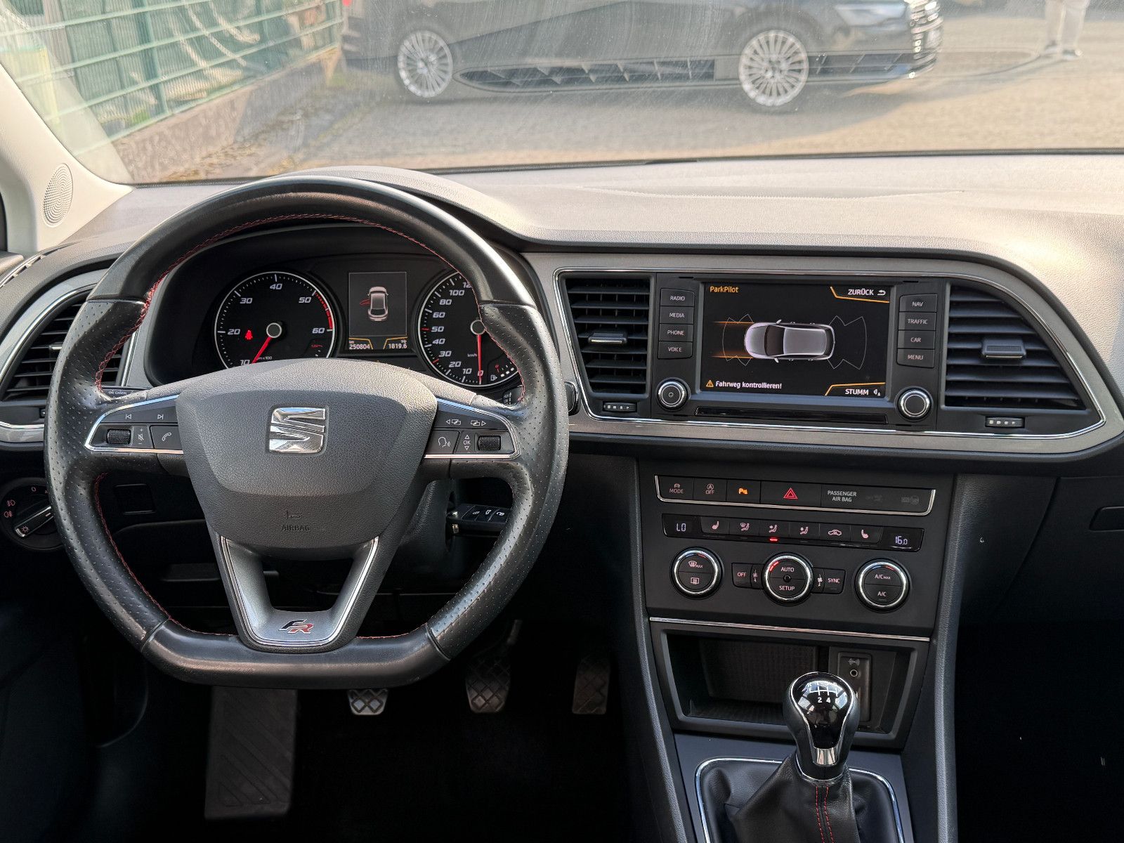 Fahrzeugabbildung SEAT Leon /FR-LINE/LED/NAVI/LEDER/KLIMA/ACC