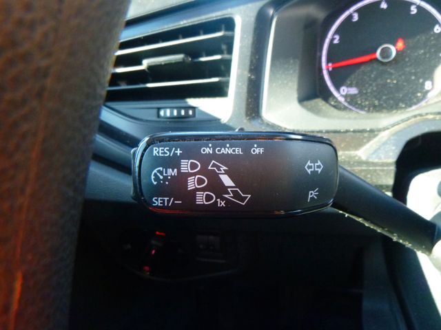 Fahrzeugabbildung Volkswagen Polo VI Trendline >Sitzheiz/Einparkhilfe<