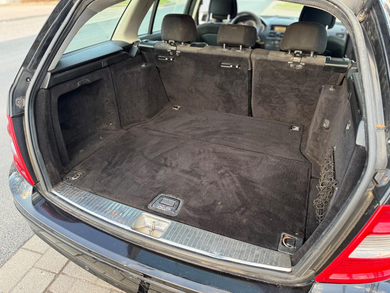 Mercedes-Benz C180 2009 — photo 11