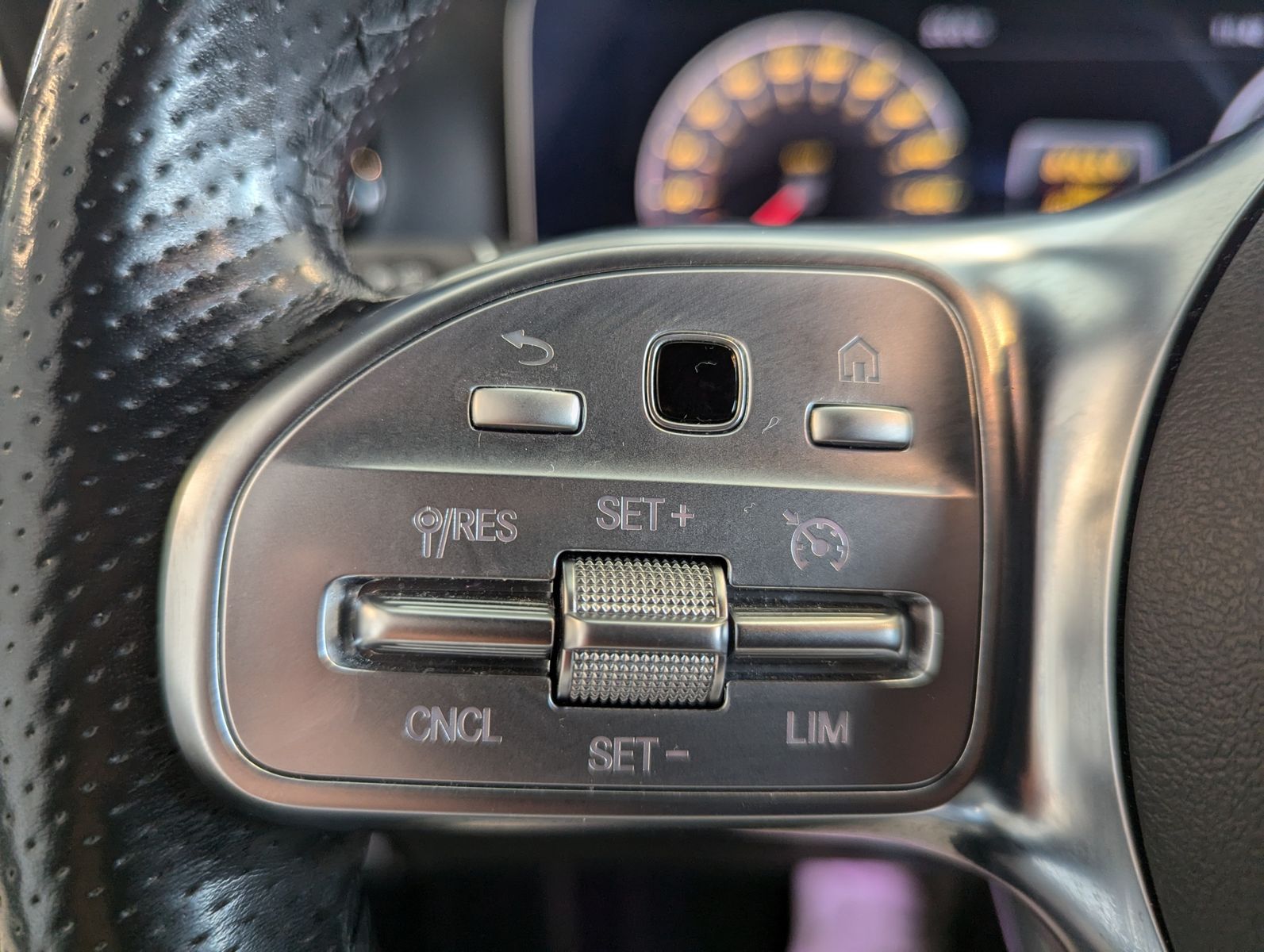 MERCEDES-BENZ E 220 d AMG StHz. Multibeam 360° Memory AHK 19" - Image 27