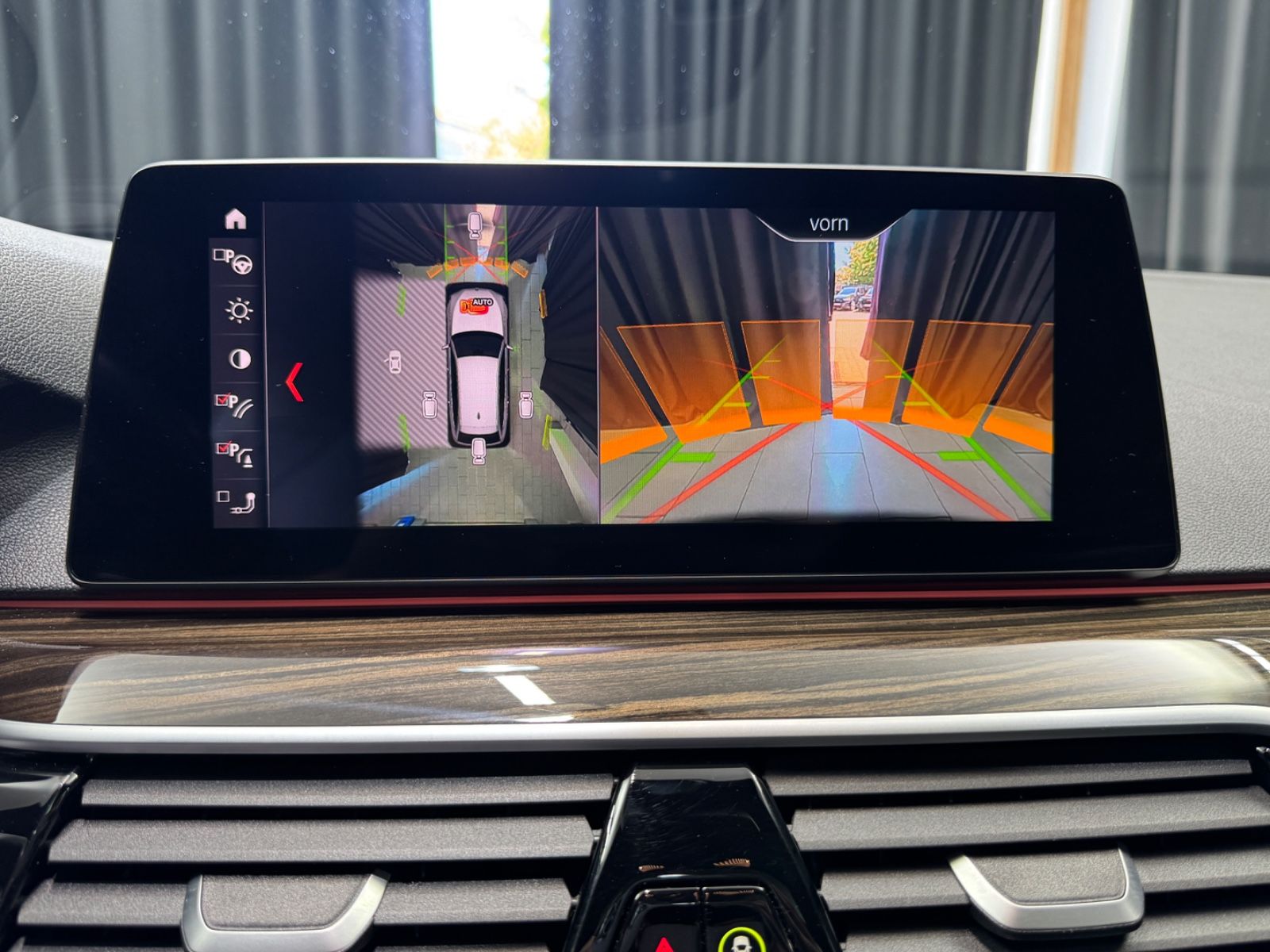 Fahrzeugabbildung BMW M550d xDrive Touring|PANO|NAVI|AHK|1.HAND