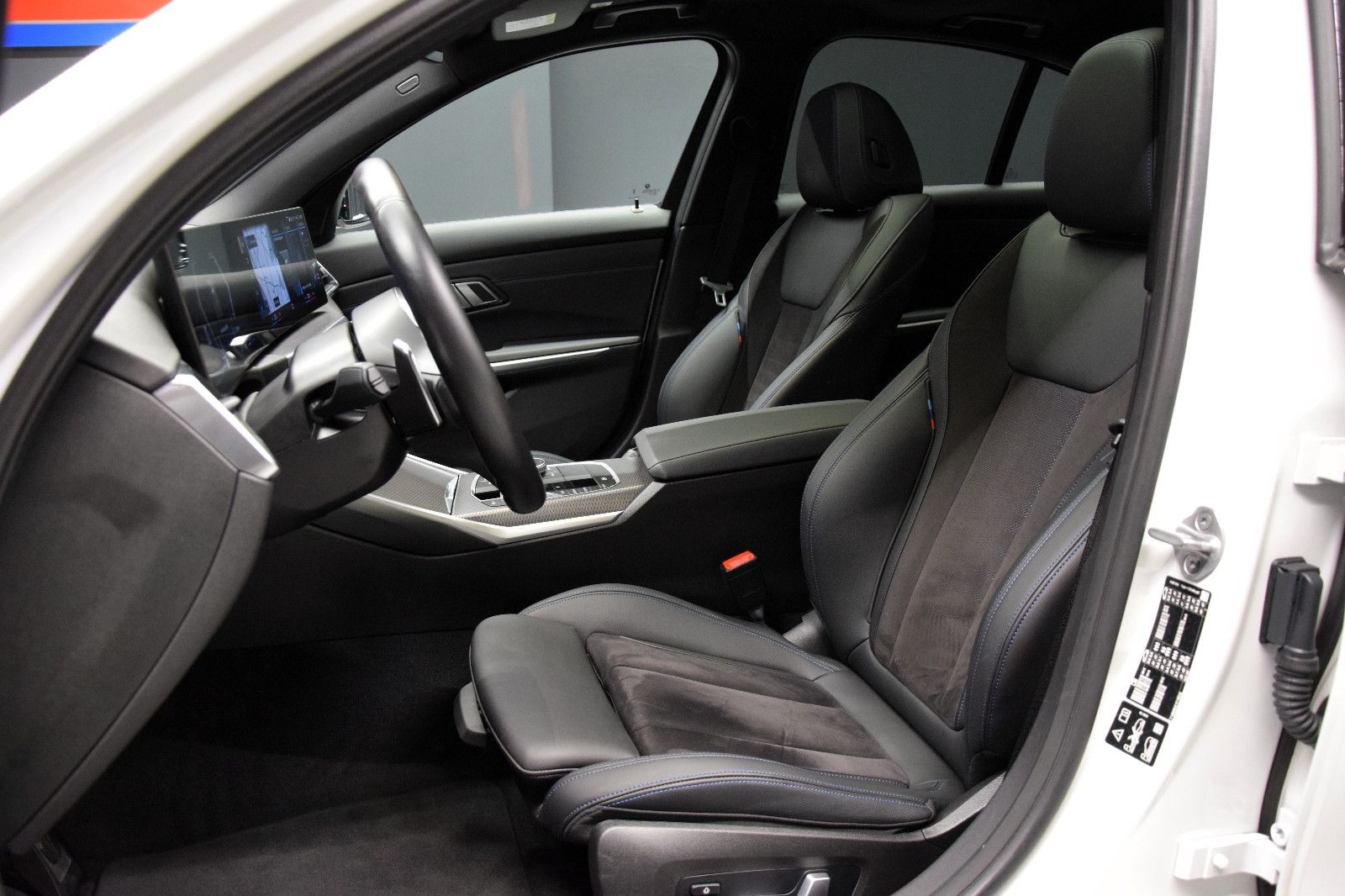 Fahrzeugabbildung BMW 320 i xDrive M Sport Schiebed. ACC Kamera HeadUp