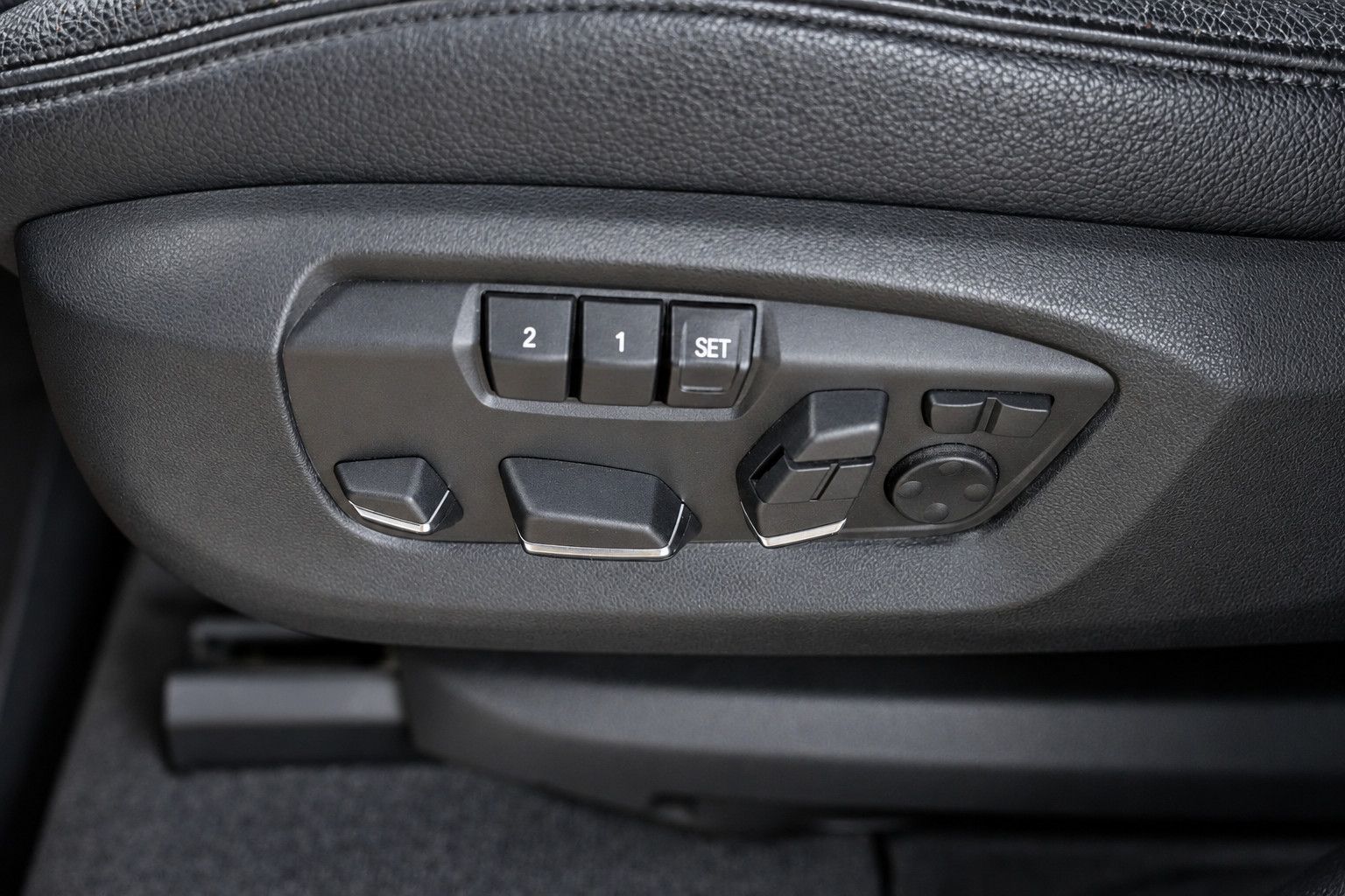 Fahrzeugabbildung BMW X5 xDrive 30d *M-Paket*HUD*Memory*Rückfahrkamera