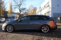 Fahrzeugabbildung Seat Leon ST FR Leder Carplay Navi Beats Panorama ACC