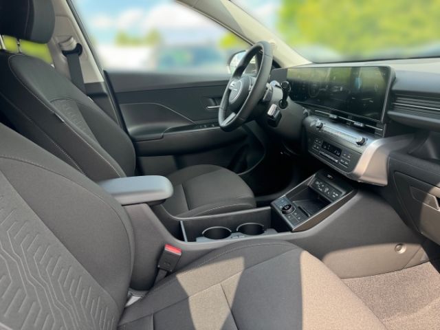 Fahrzeugabbildung Hyundai KONA SX2 1.0 T-Gdi 120PS DCT 2WD TREND Assistenz