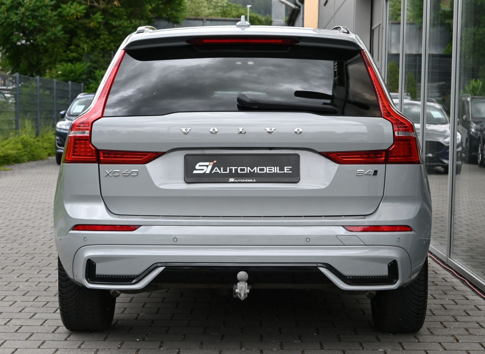 Fahrzeugabbildung Volvo XC60 B4 D AWD Plus Dark °ACC°AHK°PANO°STANDHEIZ°