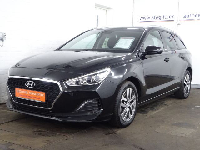 Hyundai i30 cw 1.0 TGDI YES! Navi/Klima/Kamera/PDC/SHZ