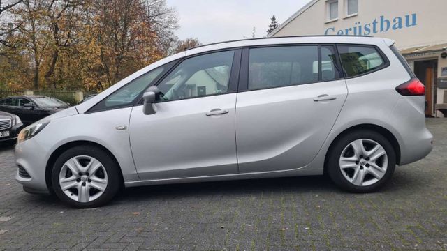 Opel Zafira/kein Unfall/voll Schekcheft/7 Si/ZR NEU