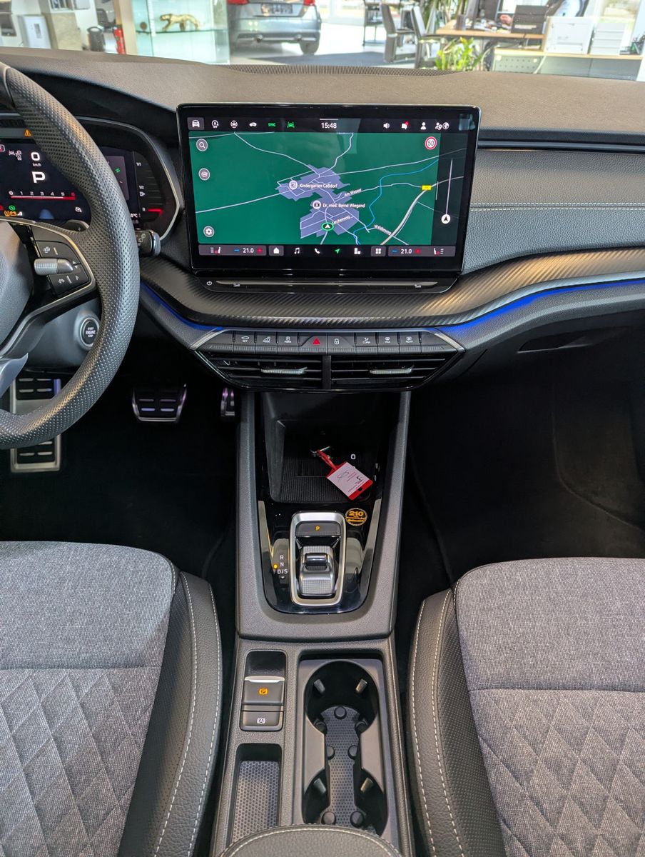 SKODA Octavia 2.0 TDI DSG Sportline Matix Assist+ 18" - Image 19