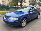 Volkswagen Passat 1.8T Limouisine Klima 15... - gebrauchte VW Passat aus dem Jahr 2000
