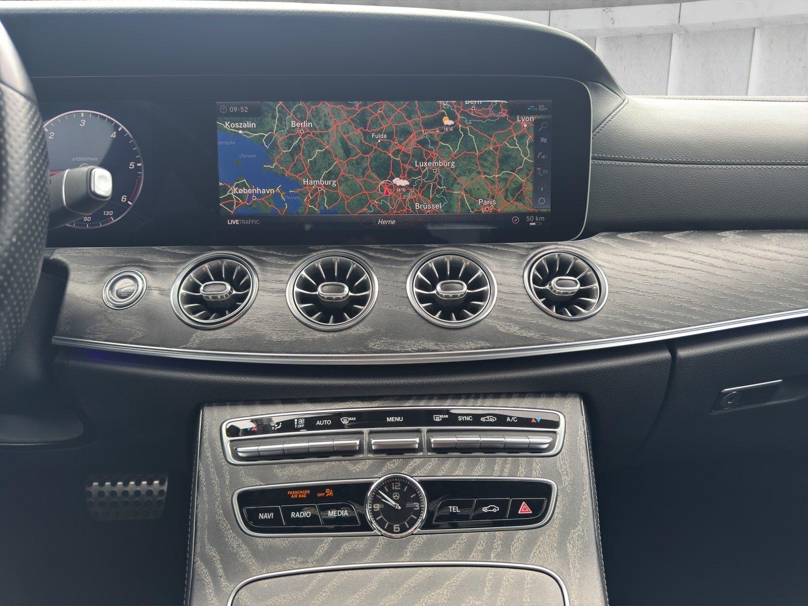 Mercedes-Benz CLS 300 d AMG DISTRONIC 360° Multibeam Schiebeda