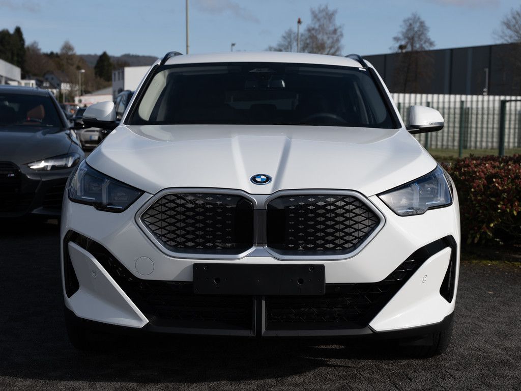 BMW iX2 - Bild 2