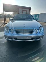Mercedes-Benz Mercedes e220 tuv bis 2028 auto city duisburg - gebrauchte Mercedes-Benz E 220 aus dem Jahr 2002