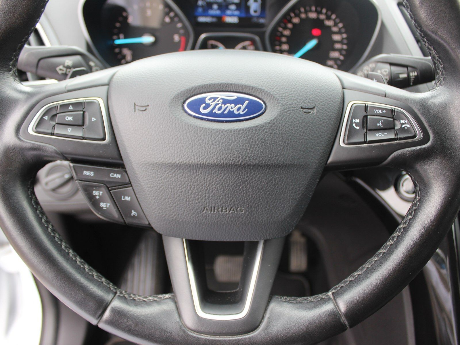 Fahrzeugabbildung Ford Kuga Titanium 2,0 TDCi 4x4 Start/Stopp