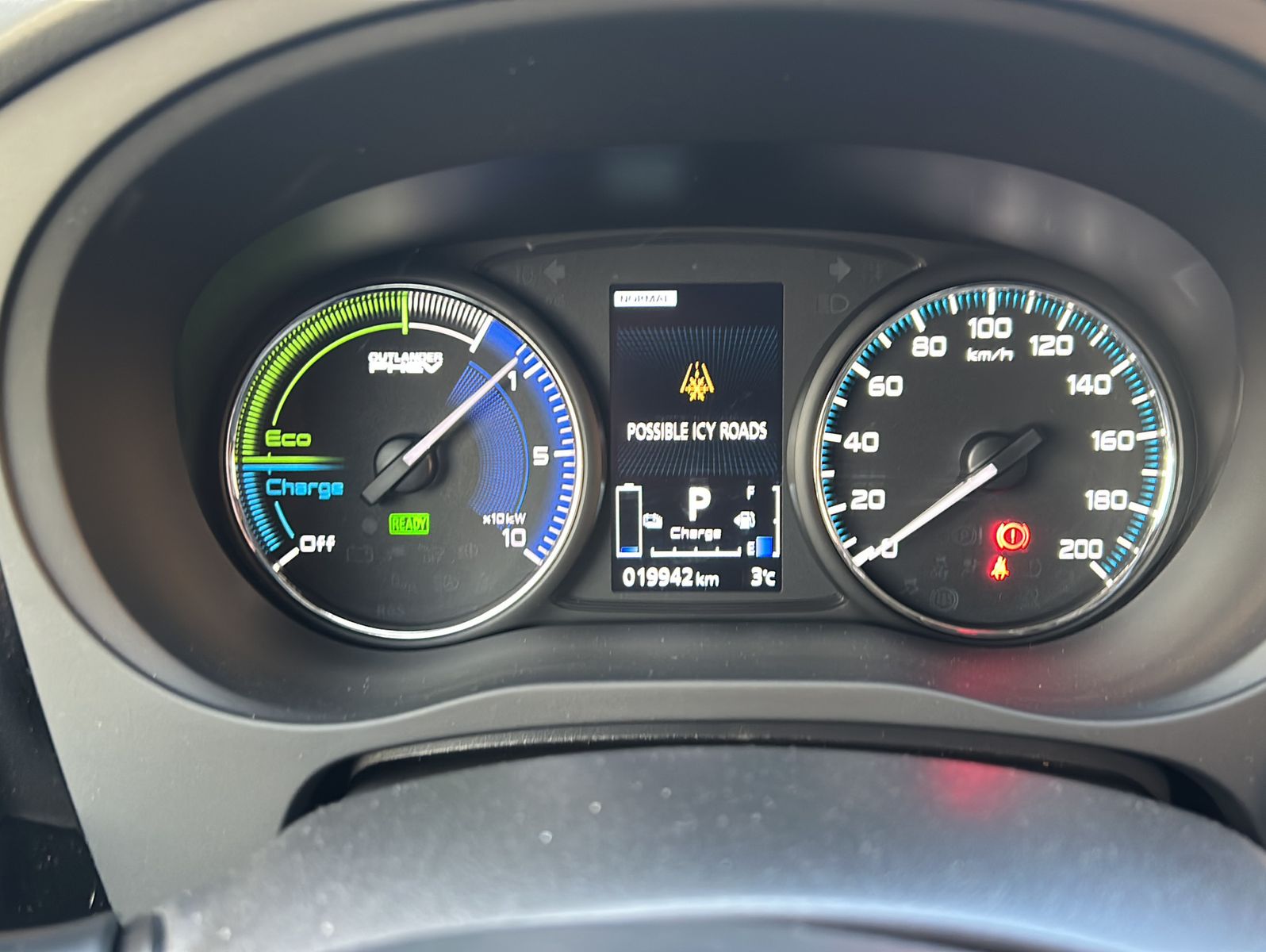 Fahrzeugabbildung Mitsubishi Outlander 2.4 Plug-In Hybrid