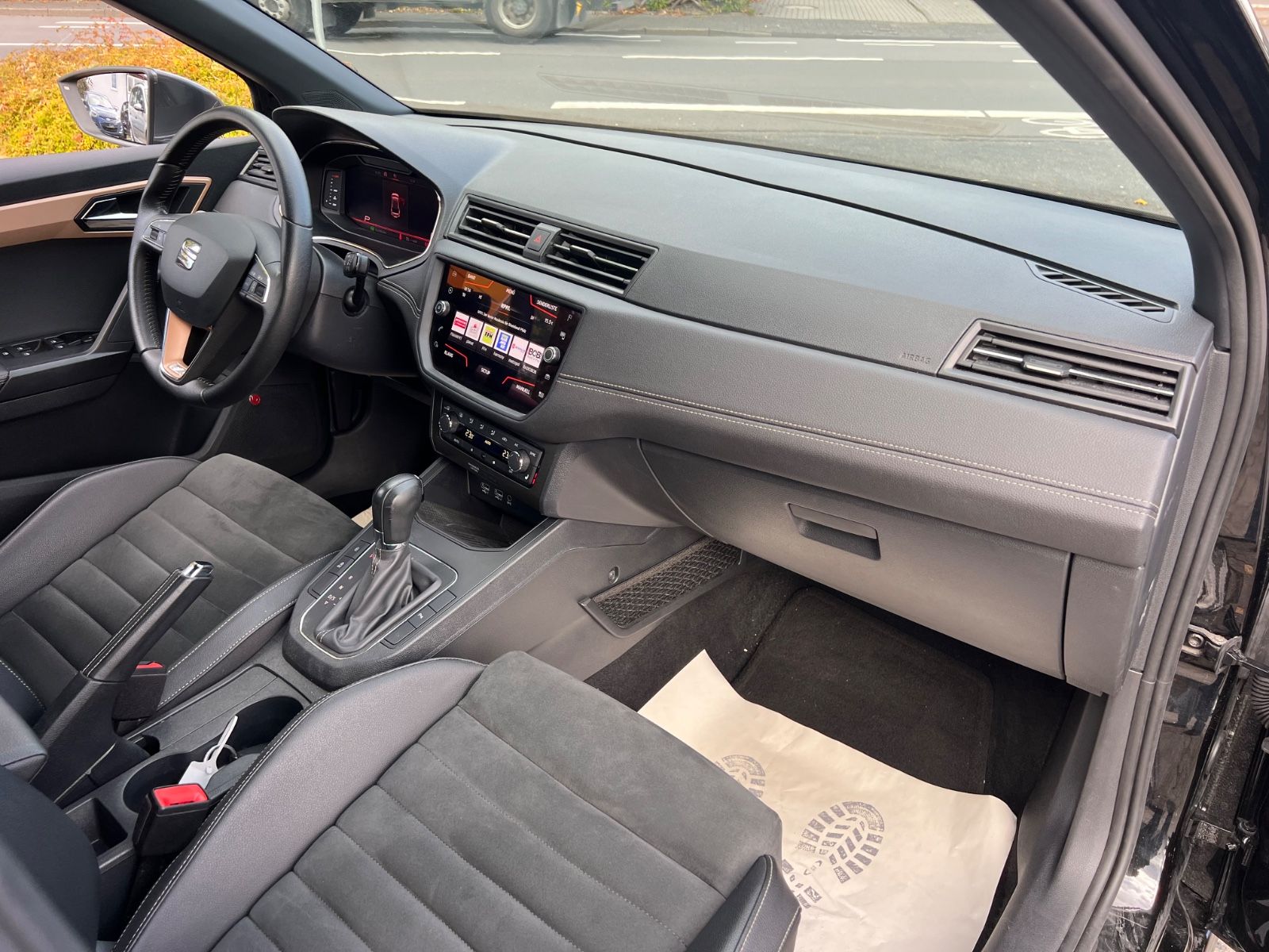 Fahrzeugabbildung SEAT Ibiza Xcellence Sport DSG *KEYLESS*ALCANTARA*LED