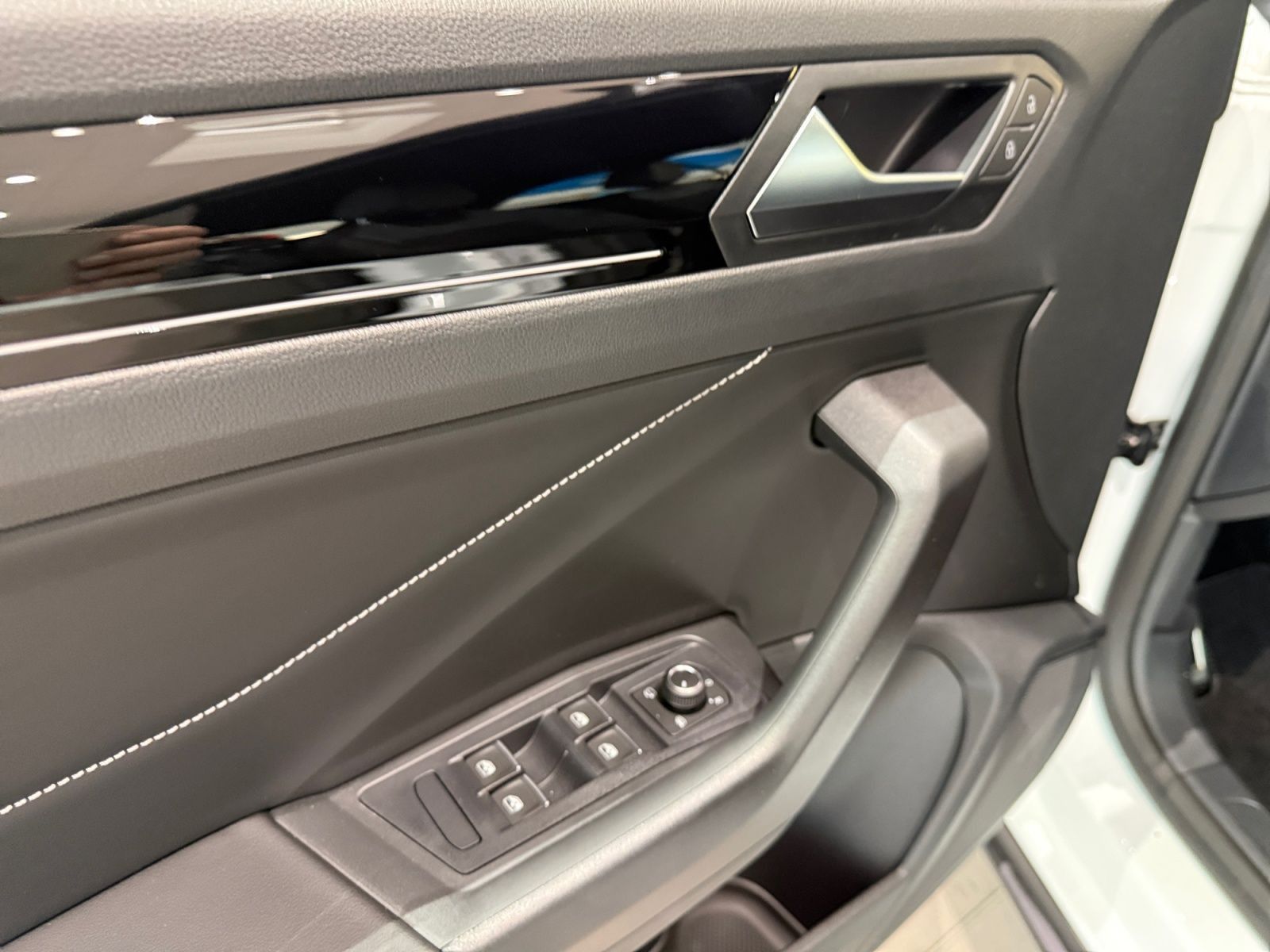 Volkswagen T-Roc - Bild 14