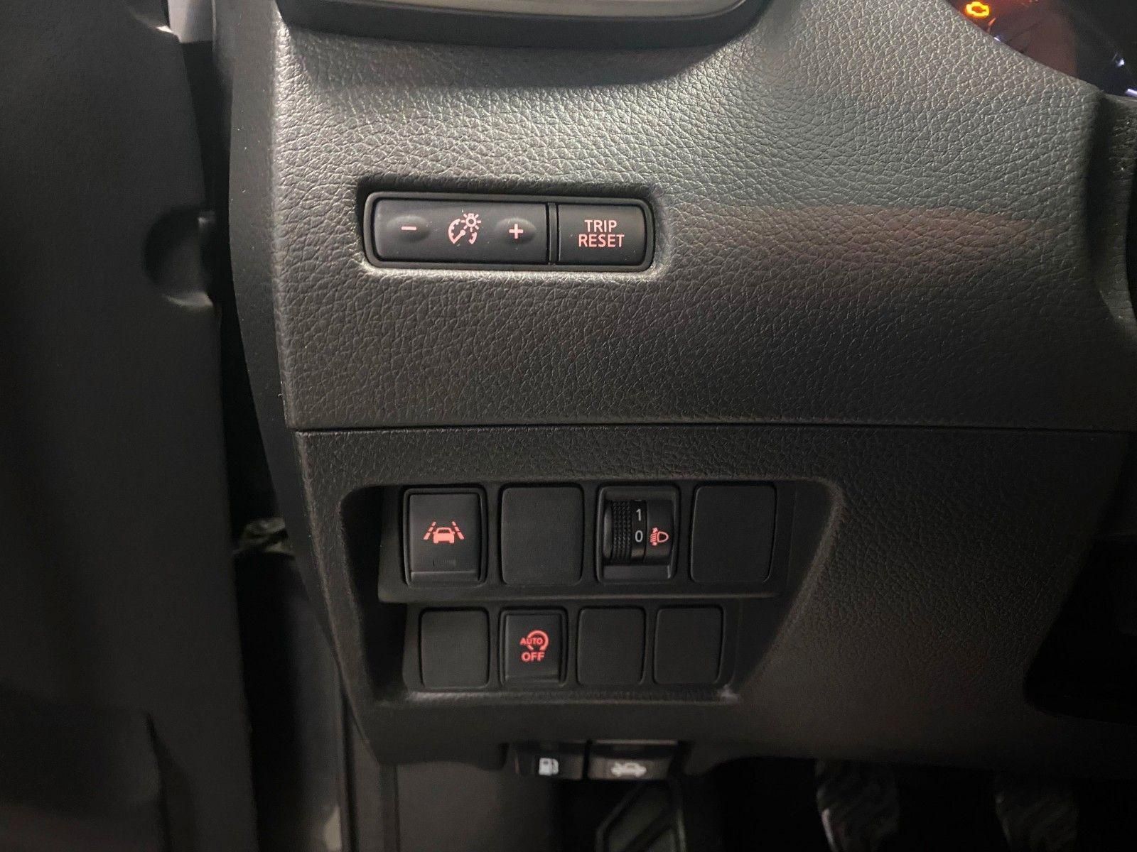 Fahrzeugabbildung Nissan Qashqai 1.3DIG-T+AHK+Pano+360°Kamera+beh.Front
