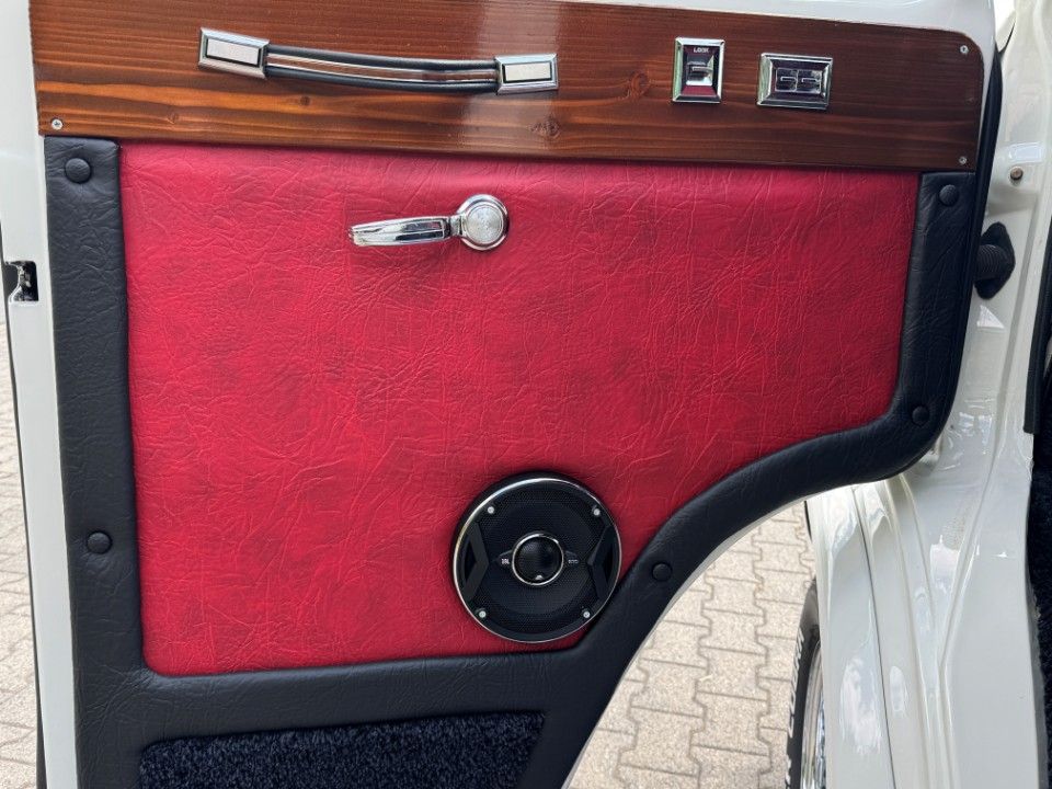 Fahrzeugabbildung Chevrolet Chevy Van G20 5.7 V8 Tiara komplett gemacht