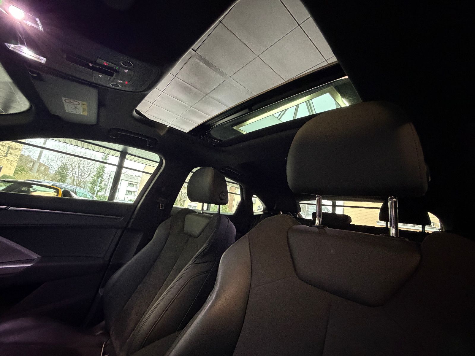 Fahrzeugabbildung Audi Q3 Sportback 45 TFSI quattro S line/PANORAMA/