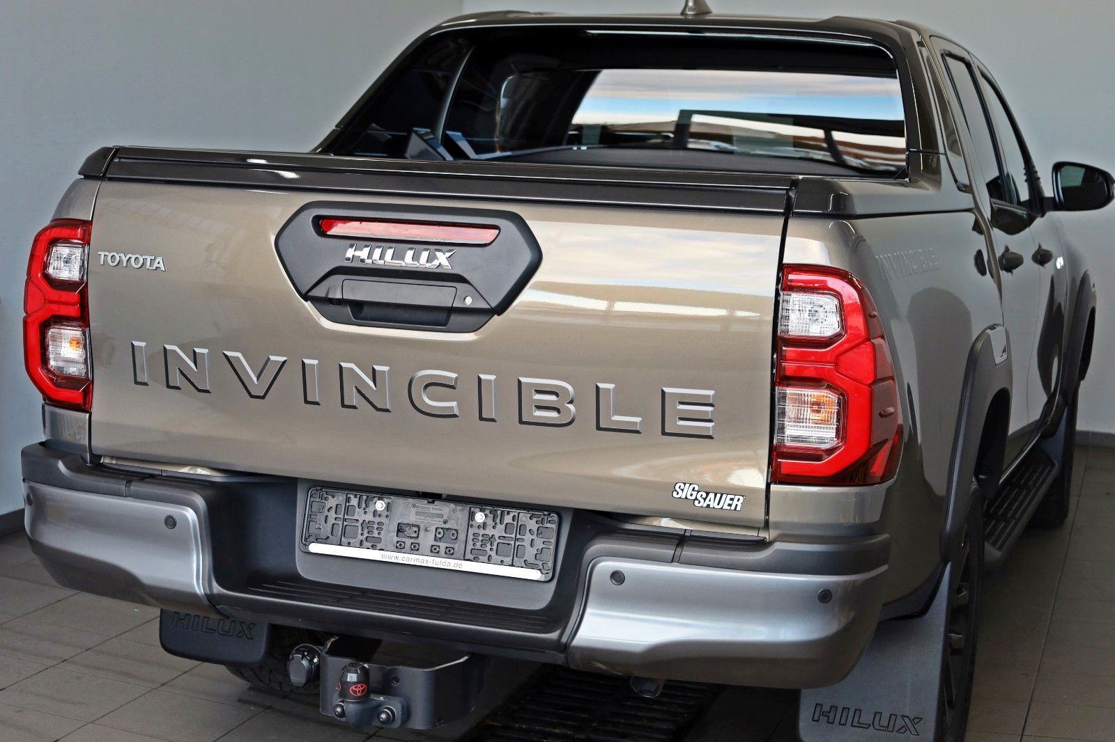 Fahrzeugabbildung Toyota Hilux 2.8 D-4D Invincible Sport,el.Rollo,JBL,AHK