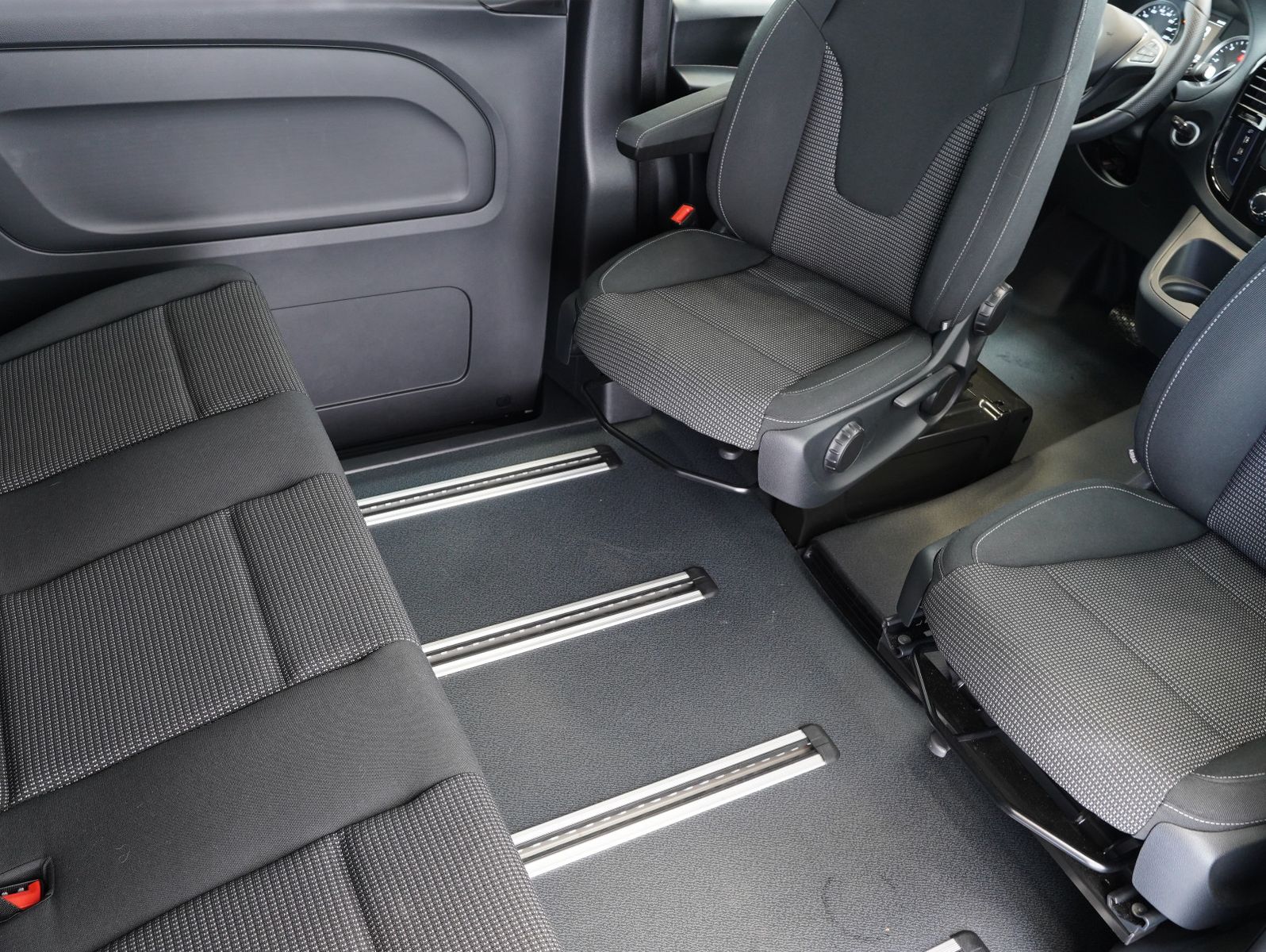 Fahrzeugabbildung Mercedes-Benz Vito Tourer 119 CDI Pro 4x4 lang PÖSSL VANSTAR