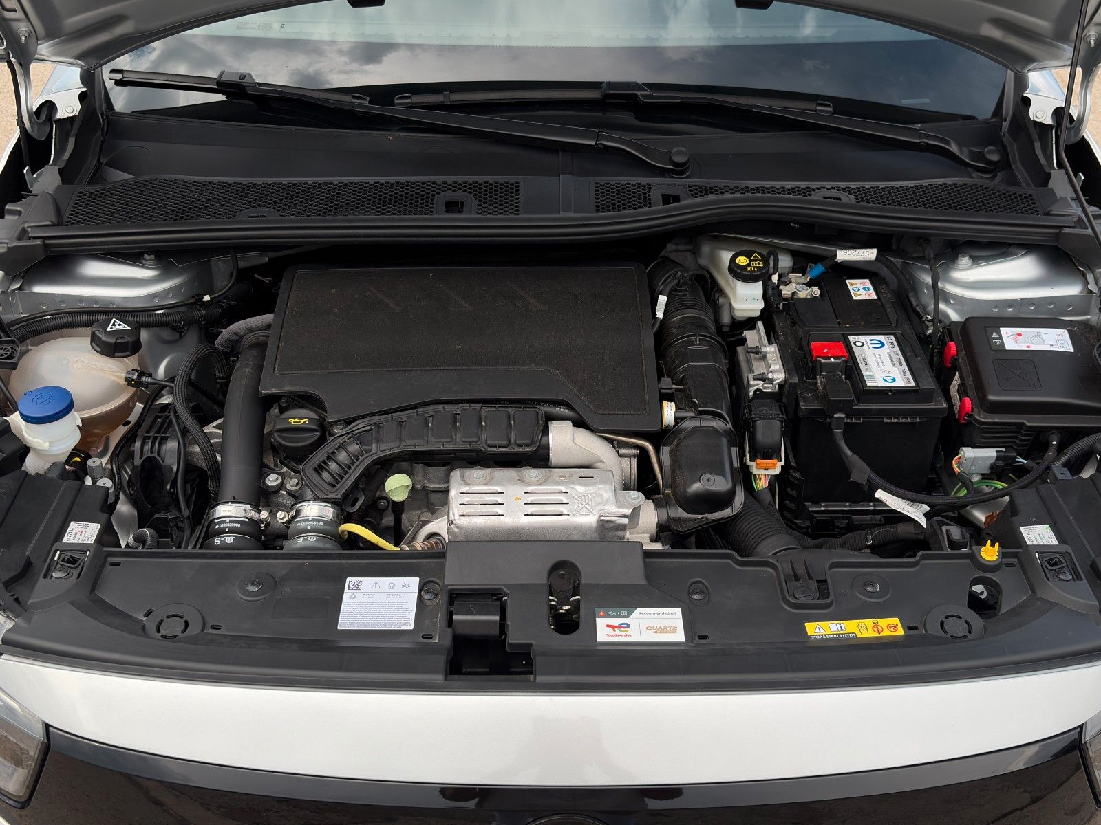 Fahrzeugabbildung Opel Corsa F GS 1.2 Turbo CarPlay Teilleder CAM SHZ